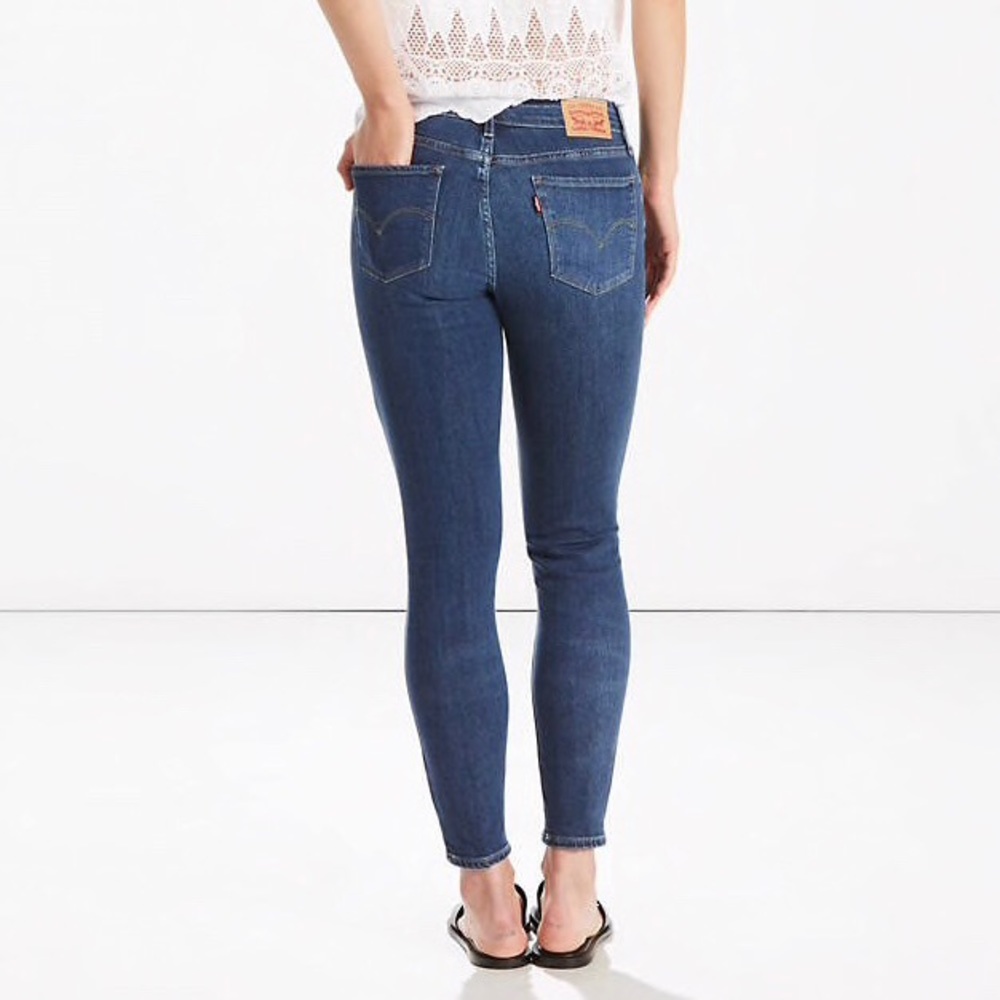 Levi’s 711 Skinny Ankle Jeans Size 30